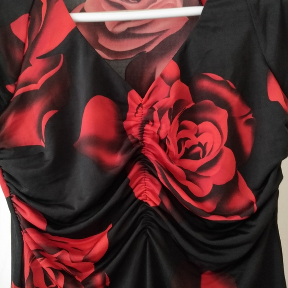 Rose print bodycon dress, size M - Picture 3 of 5